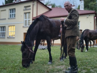 Przejazd kawalerzystów przez Wojsławice